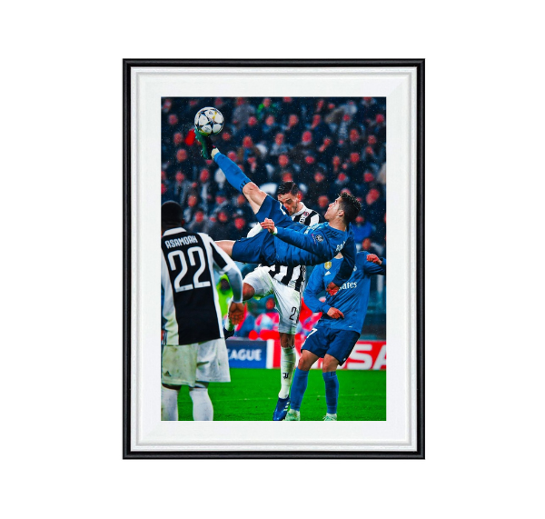 Tablou Cristiano Ronaldo Foarfecă – Tablou Decorativ Fotbal