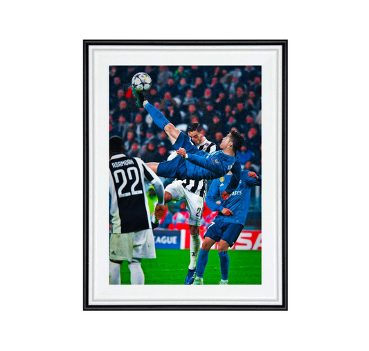 Tablou Cristiano Ronaldo Foarfecă – Tablou Decorativ Fotbal